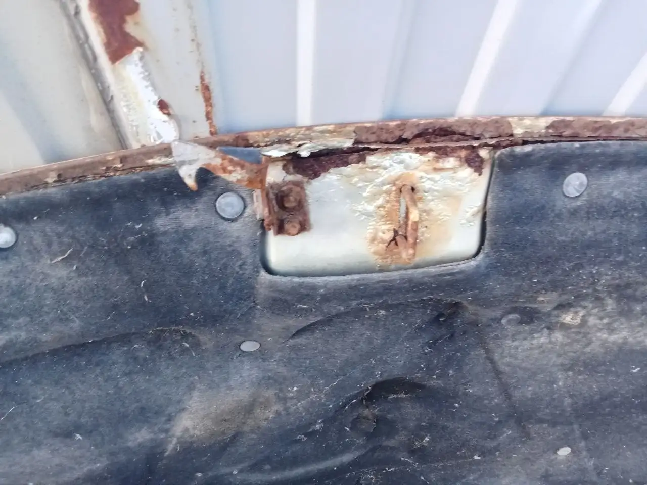 Капот на ВАЗ 2112 - Автозапчасти (Запчасти) в Казань