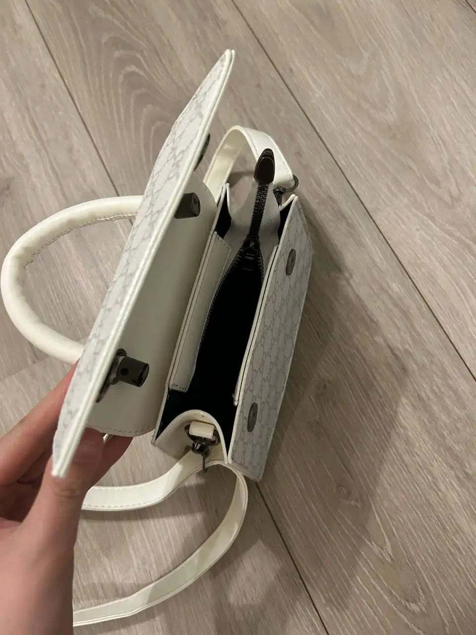 Продам женскую сумку - Сумки (Одежда) в Казань