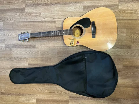 Продам гитару срочно - Музыкальные инструменты в Казань