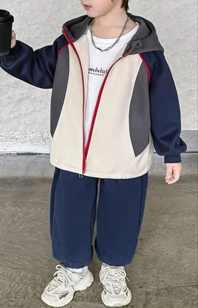 Костюм на молнии для роста 140 - Детская одежда (Одежда) в Казань