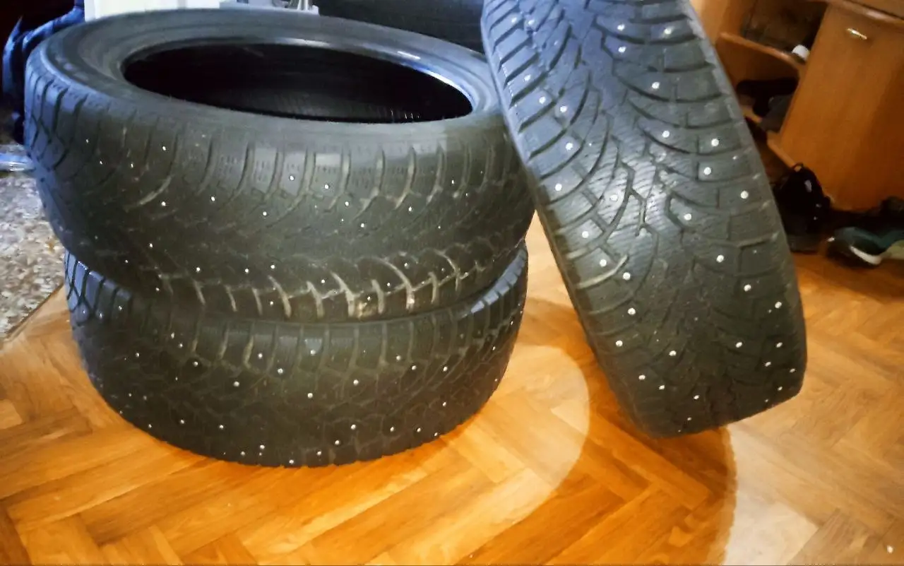 Зимние и летние шины 215/50 R17 - Шины и диски (Авто) в Казань