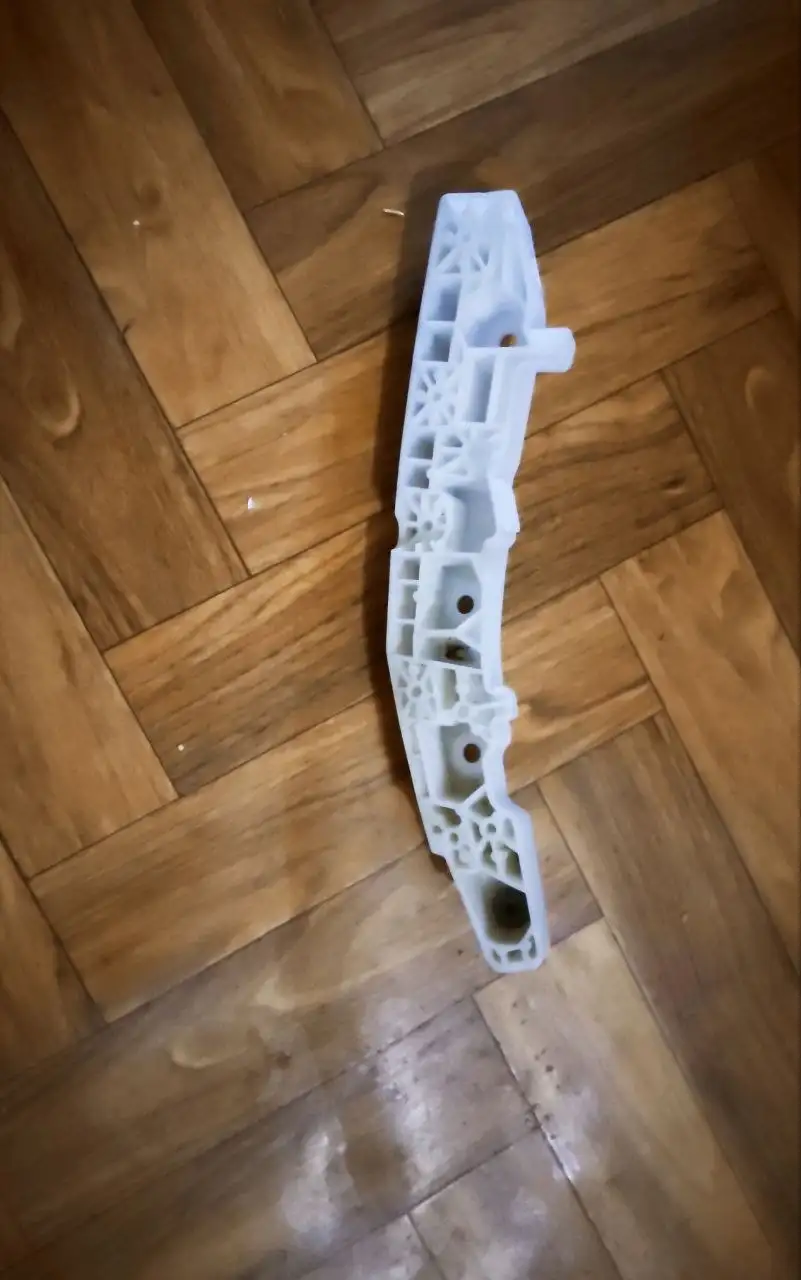 Запчасти для Москвич 3: кронштейн, молдинг, накладка бампера - Кузовные детали (Запчасти) в Казань