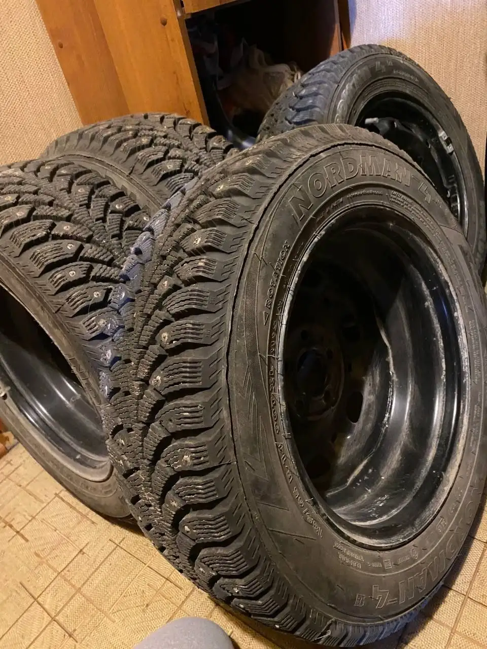Продам комплект зимних колес 185/65 R14 - Шины и диски (Авто) в Казань