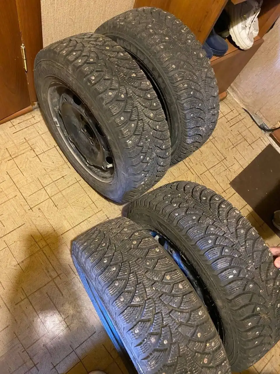 Продам комплект зимних колес 185/65 R14 - Шины и диски (Авто) в Казань