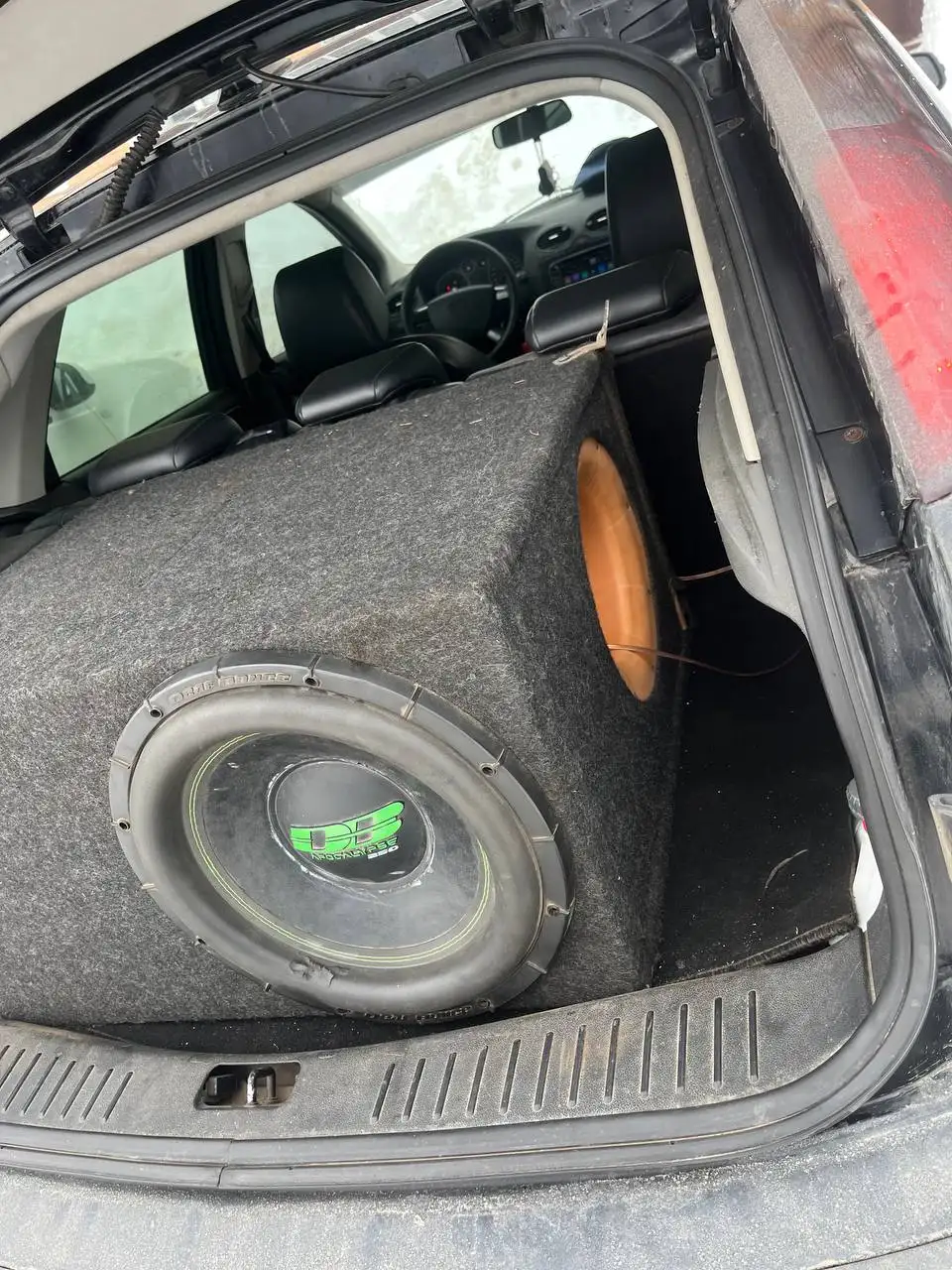 Комплект Сабвуфер+Короб+Усилитель - Барахолка в Казань