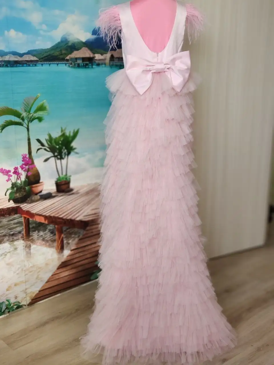 Детское платье со шлейфом б/у - Платья (Одежда) в Казань