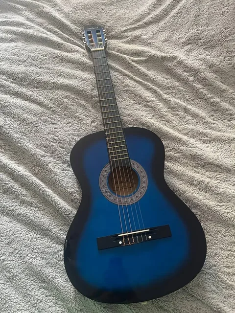 Гитара в хорошем состоянии - Туристические принадлежности в Казань