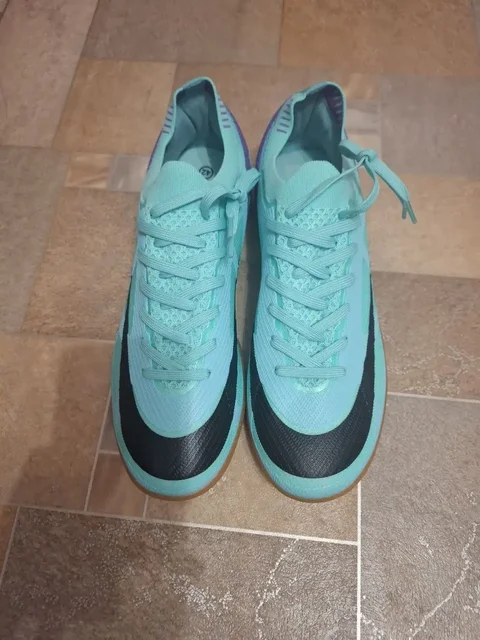 Новые футзалки, 42 и 43 размеры - Юбки в Казань