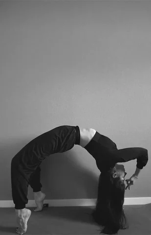 Услуги преподавателя хатха-йоги и йоги Айенгара - Фотоуслуги в Казань