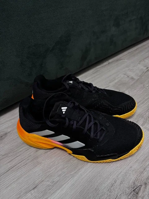 Продам кроссовки Adidas Barricade для тенниса и падела - Одежда в Казань