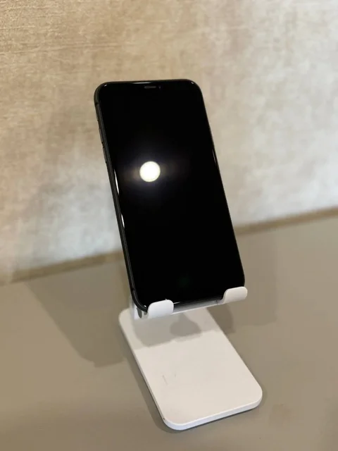 iPhone 11 в идеальном состоянии - Стол компьютерный в Казань