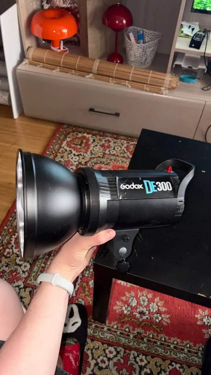 Вспышка Godox DE-300 - Фототехника (Хобби и отдых) в Казань