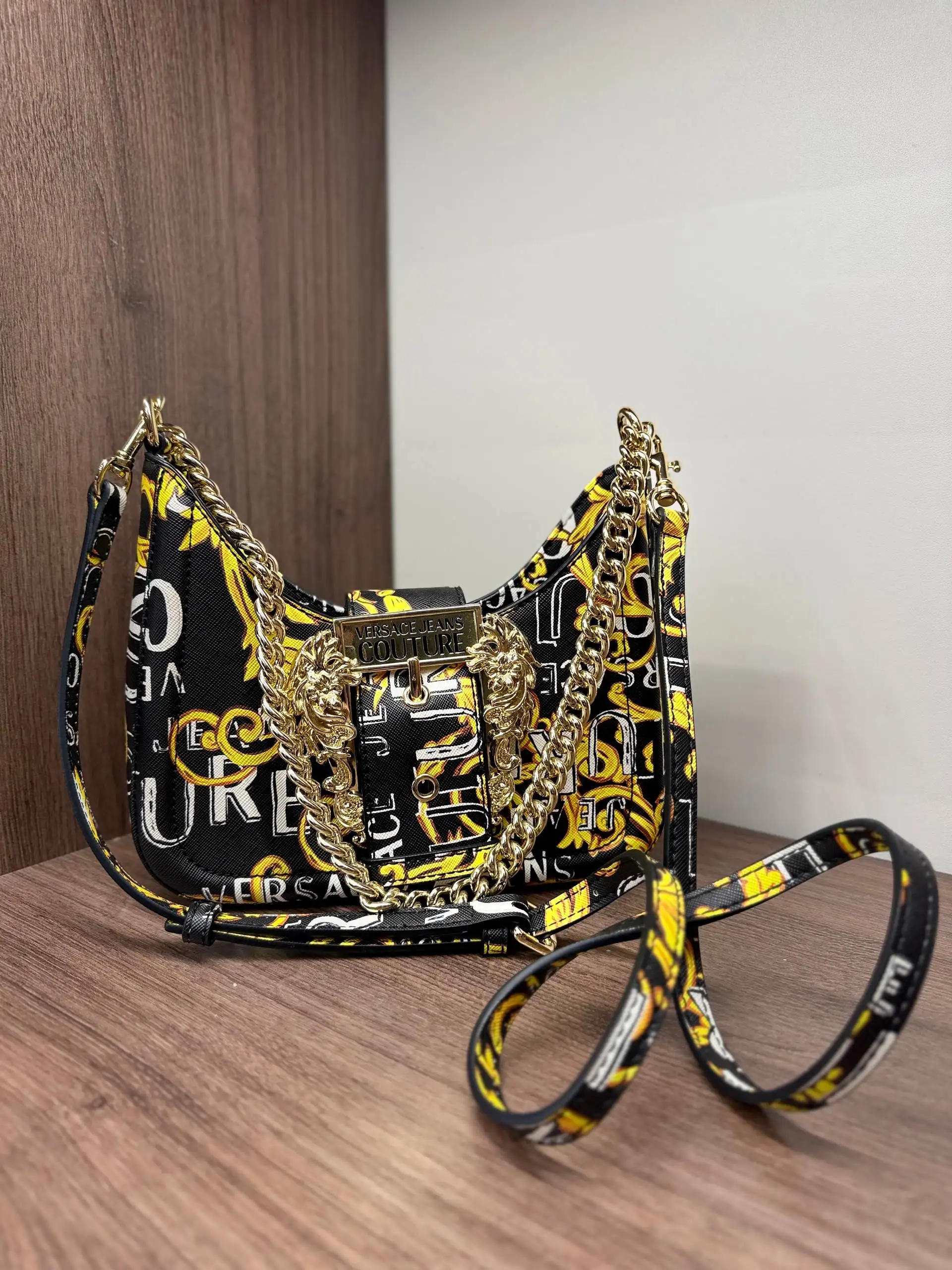 Продам сумку Versace Jeans Couture - Сумки (Одежда) в Казань