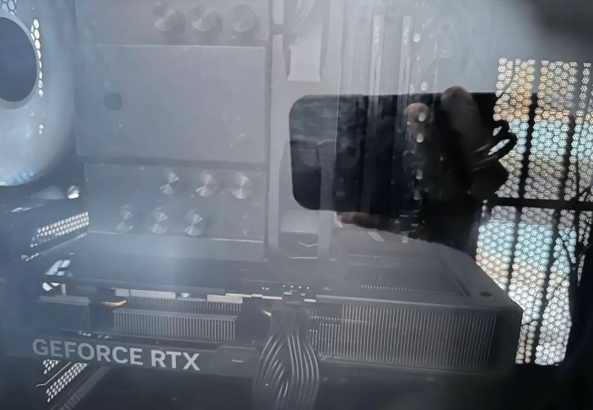 Продам видеокарту RTX 4070 GIGABYTE - Видеокарты (Электроника) в Казань