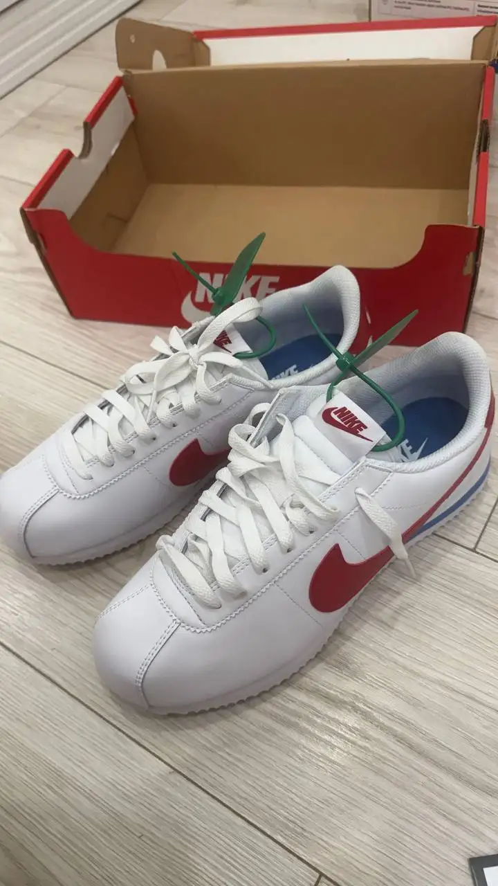 Продаю новые Nike Cortez 42 размера - Обувь (Одежда) в Казань