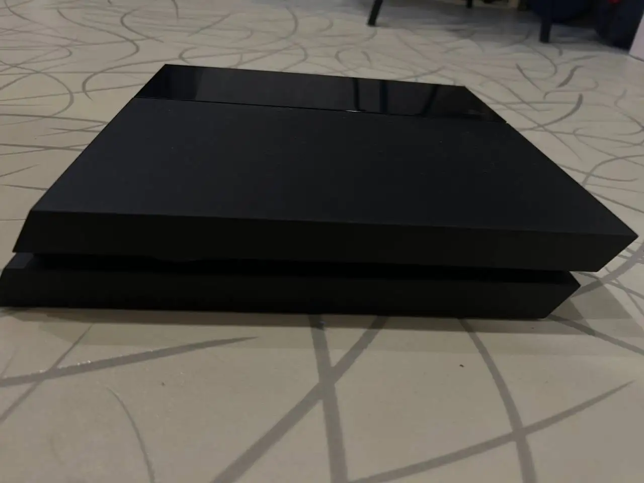 Продажа PS4 FAT 500 ГБ - Игровые приставки (Электроника) в Казань