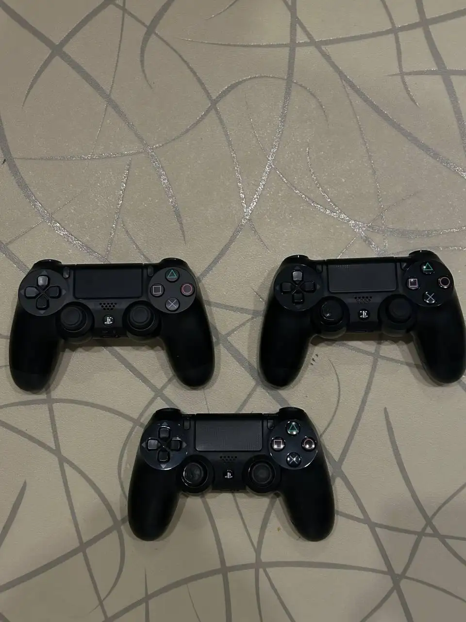 Продажа PS4 FAT 500 ГБ с играми и аксессуарами - Игровые приставки (Электроника) в Казань