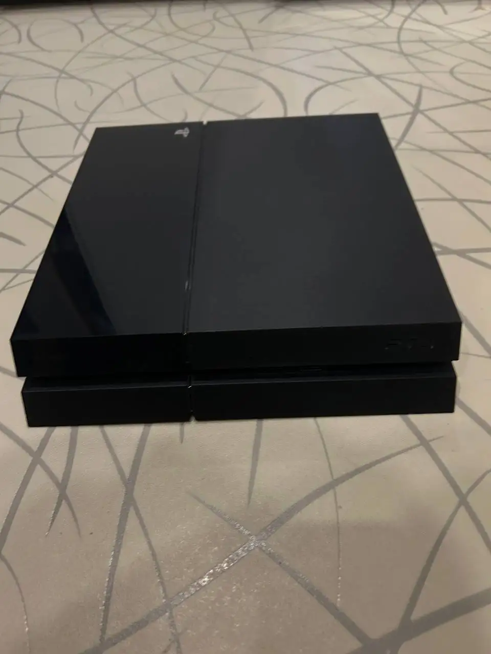 Продажа PS4 FAT 500 ГБ с играми и аксессуарами - Игровые приставки (Электроника) в Казань