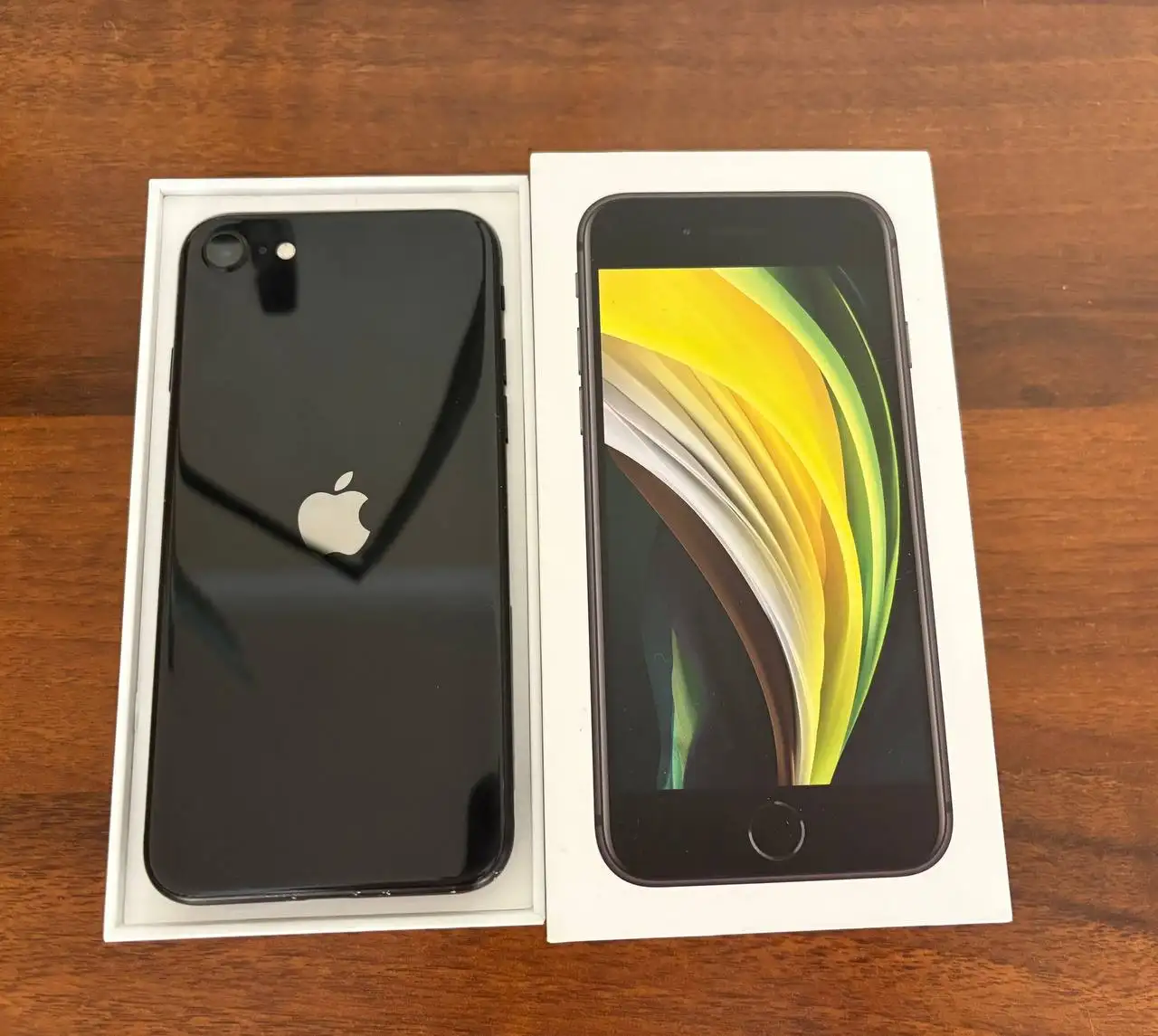 iPhone SE 2020 128 ГБ - Смартфоны (Электроника) в Казань