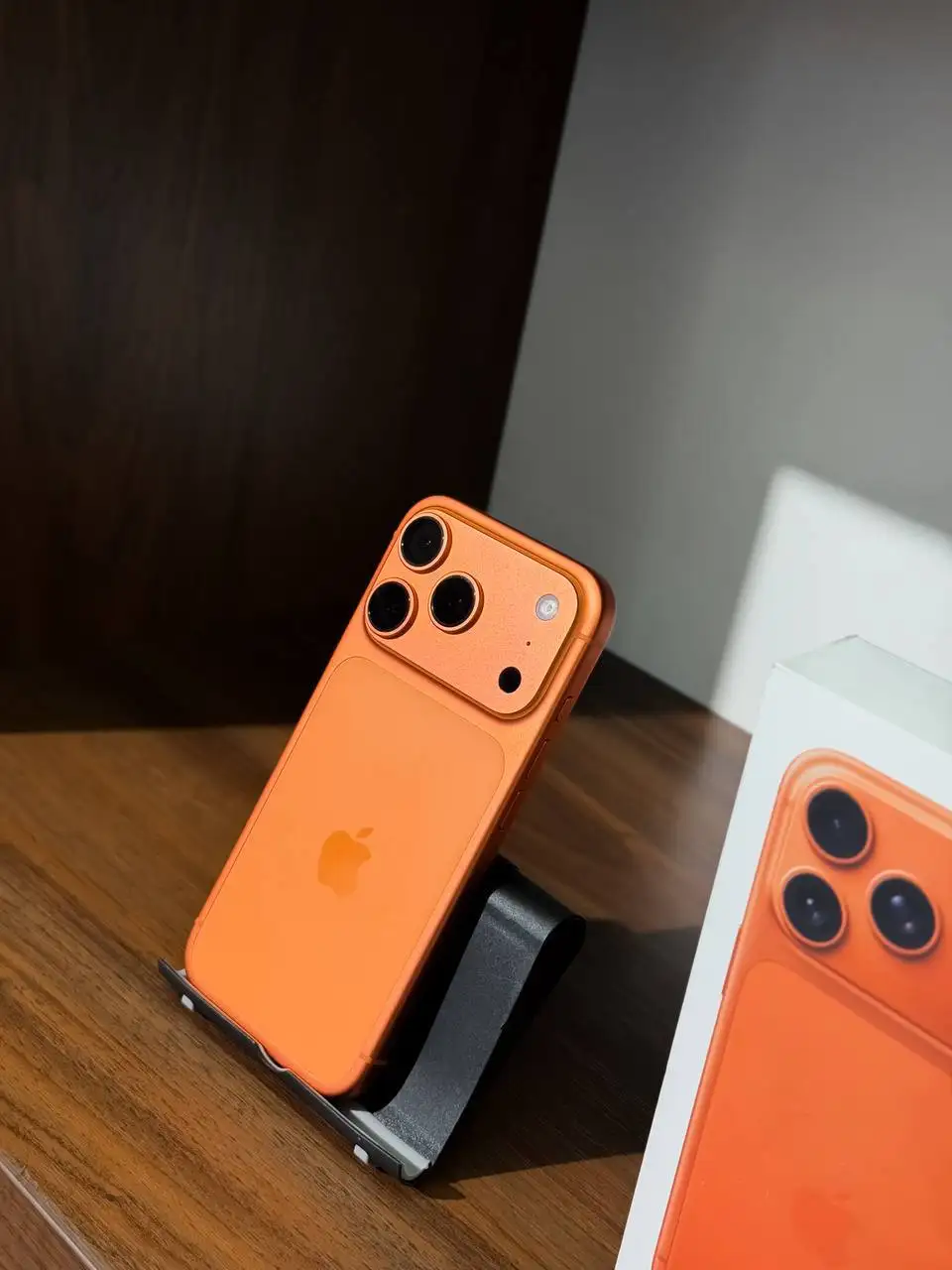 iPhone 17 Pro Cosmic Orange - Смартфоны (Электроника) в Казань