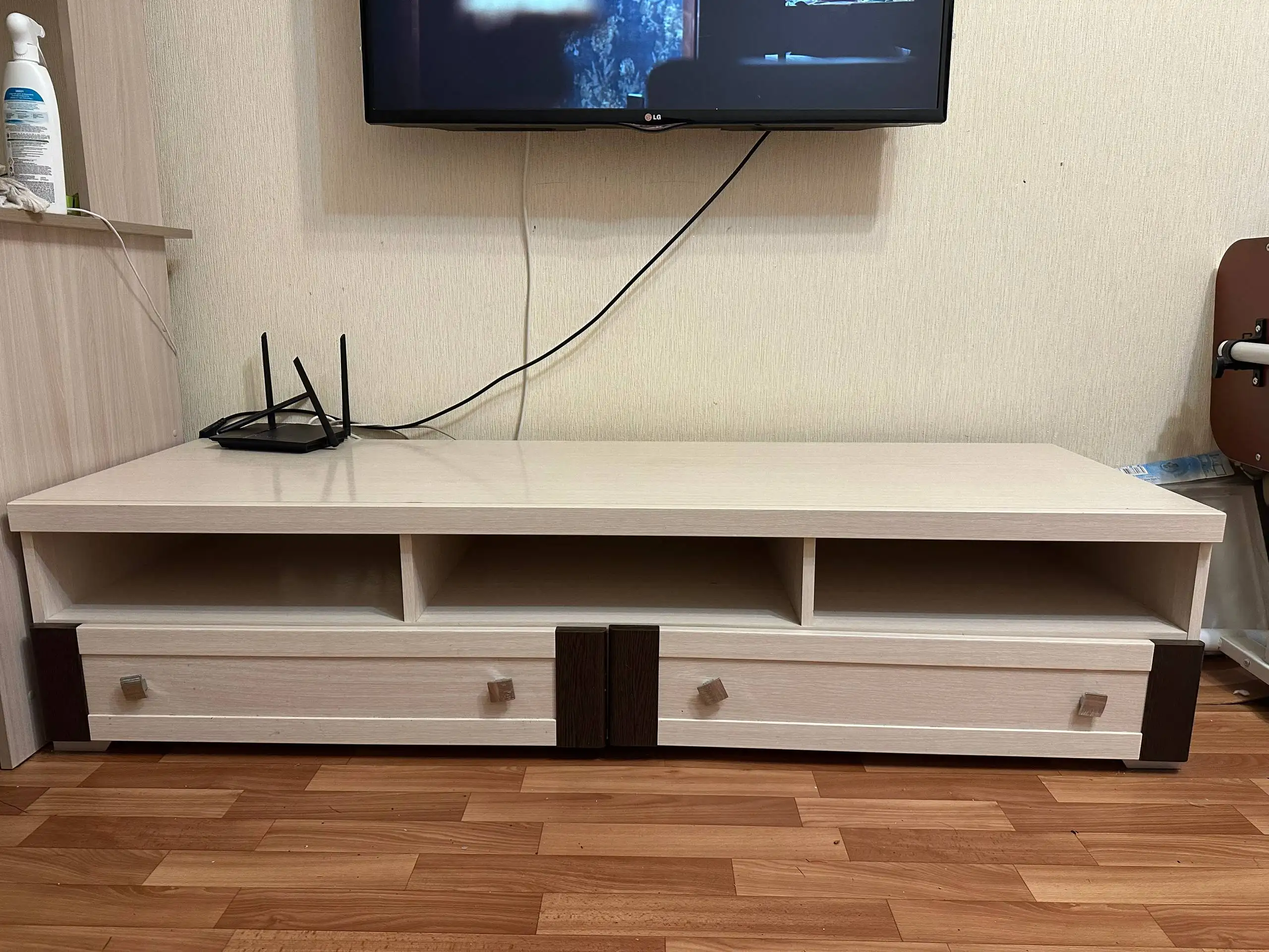 Продам тумбу, стол и уголок с диваном - Мебель (Барахолка) в Казань