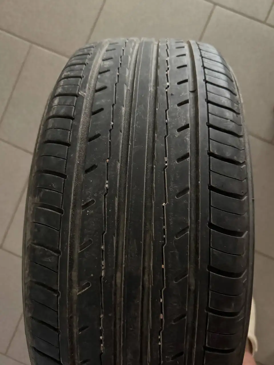 Продам зимнюю резину Yokohama BluEarth ES32 225/45 R17 - Шины (Авто) в Казань