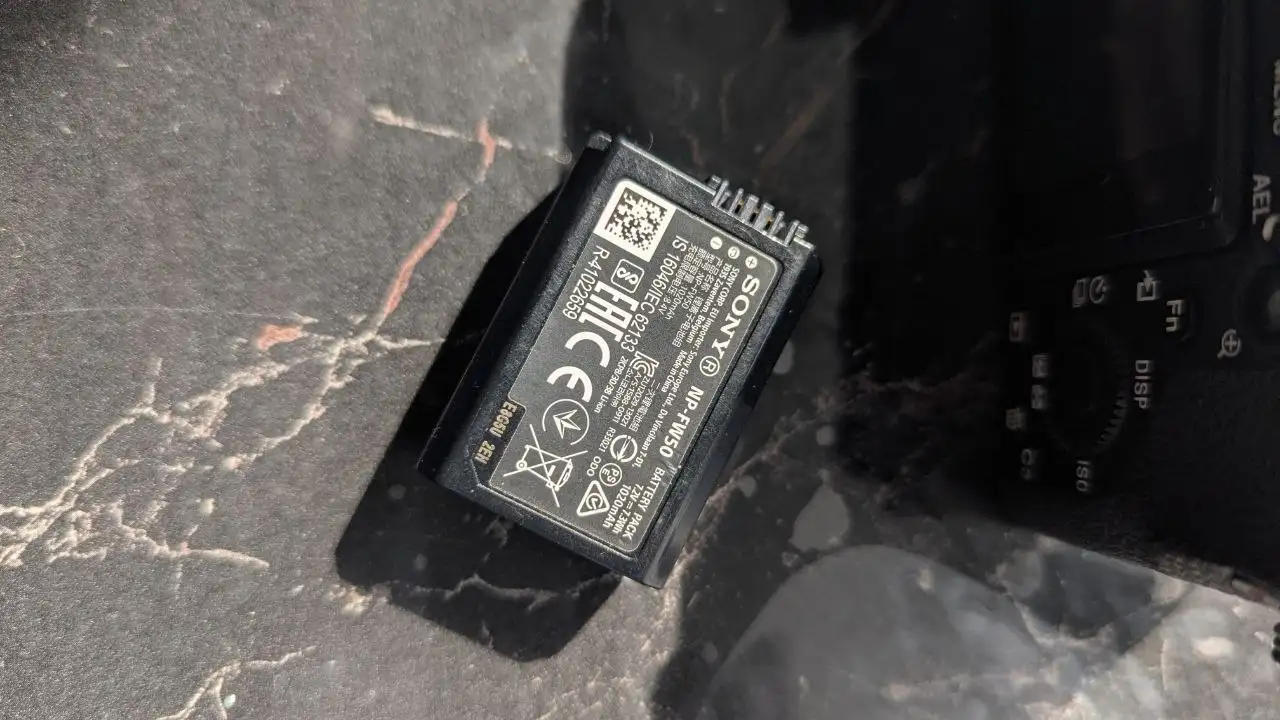 Продам Sony A6500 (тушка + клетка) - Фототехника (Электроника) в Казань