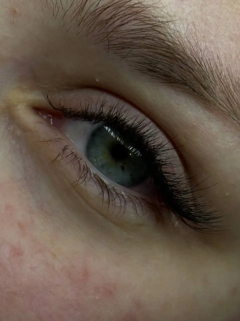 Услуги наращивания ресниц, ламинирования и оформления бровей в Тюмени - Красота и здоровье (Услуги) в Тюмень