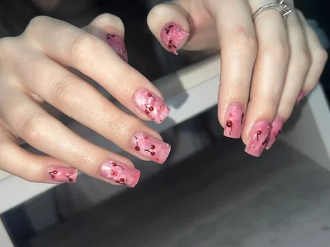 Услуги маникюра в Тюмени - Услуги в Тюмень