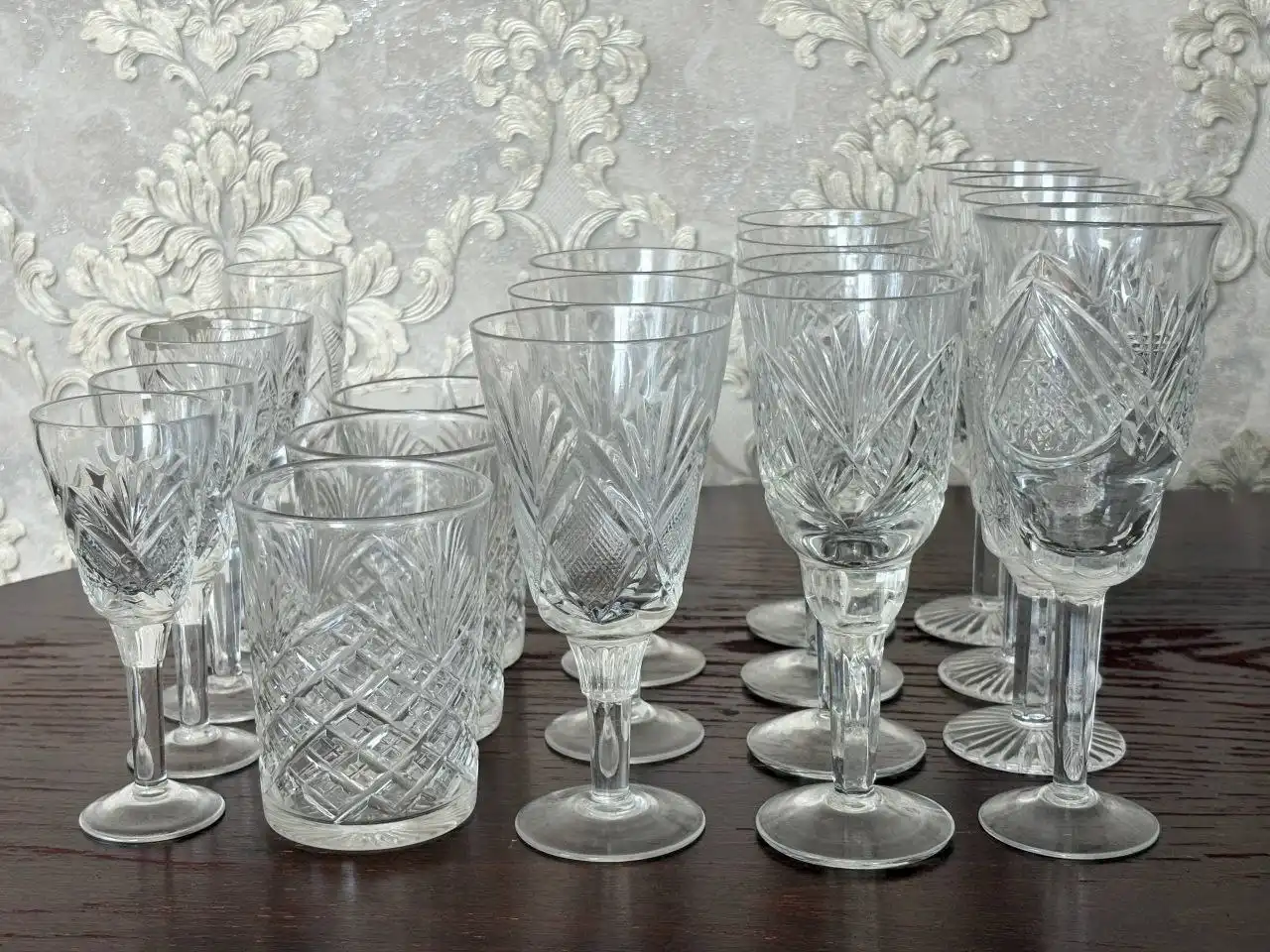 Продажа мебели и посуды в Горловке - Барахолка в Горловка