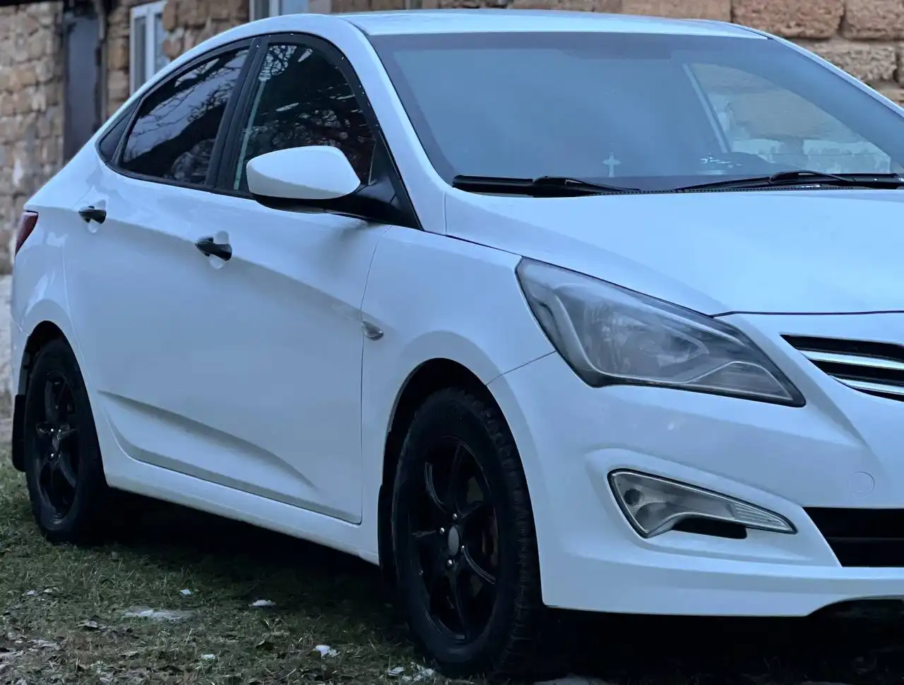 Hyundai Solaris 2015 года с ГБО - Легковые автомобили (Авто) в Геническ