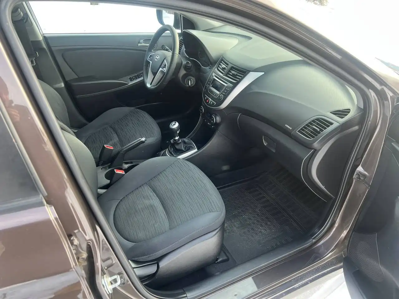 Продам Hyundai Solaris 2016 года - Легковые автомобили (Авто) в Мелитополь