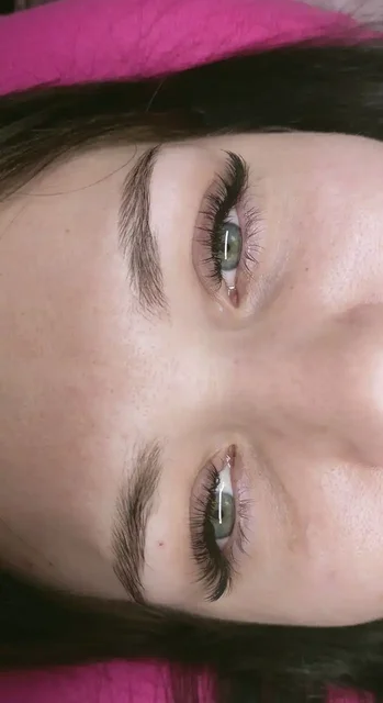 Наращивание ресниц и оформление бровей от Юлии в Волновахе - Ремонт в Волноваха