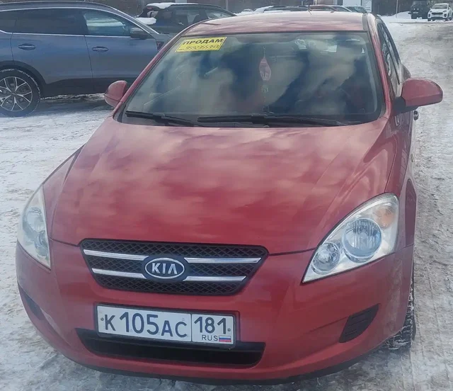 Продажа Киа Сид хэтчбек 2009 года - Запчасти в Волноваха