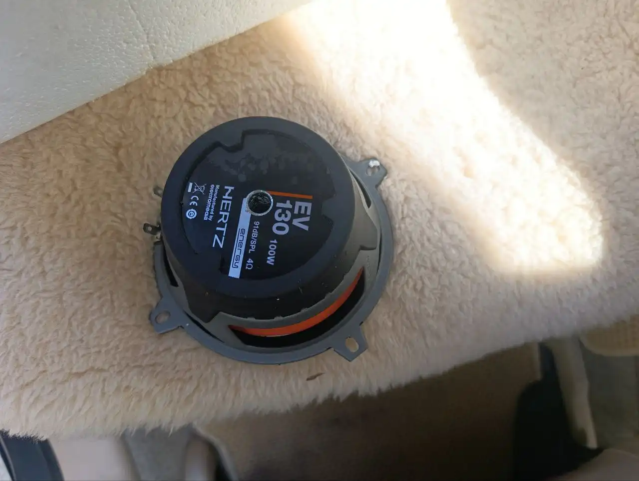 Новые динамики Hertz ESK 130 - Аудиотехника (Электроника) в Волноваха