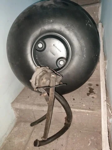 Продам газовый баллон 40 литров с редуктором - Верхняя одежда в Волноваха