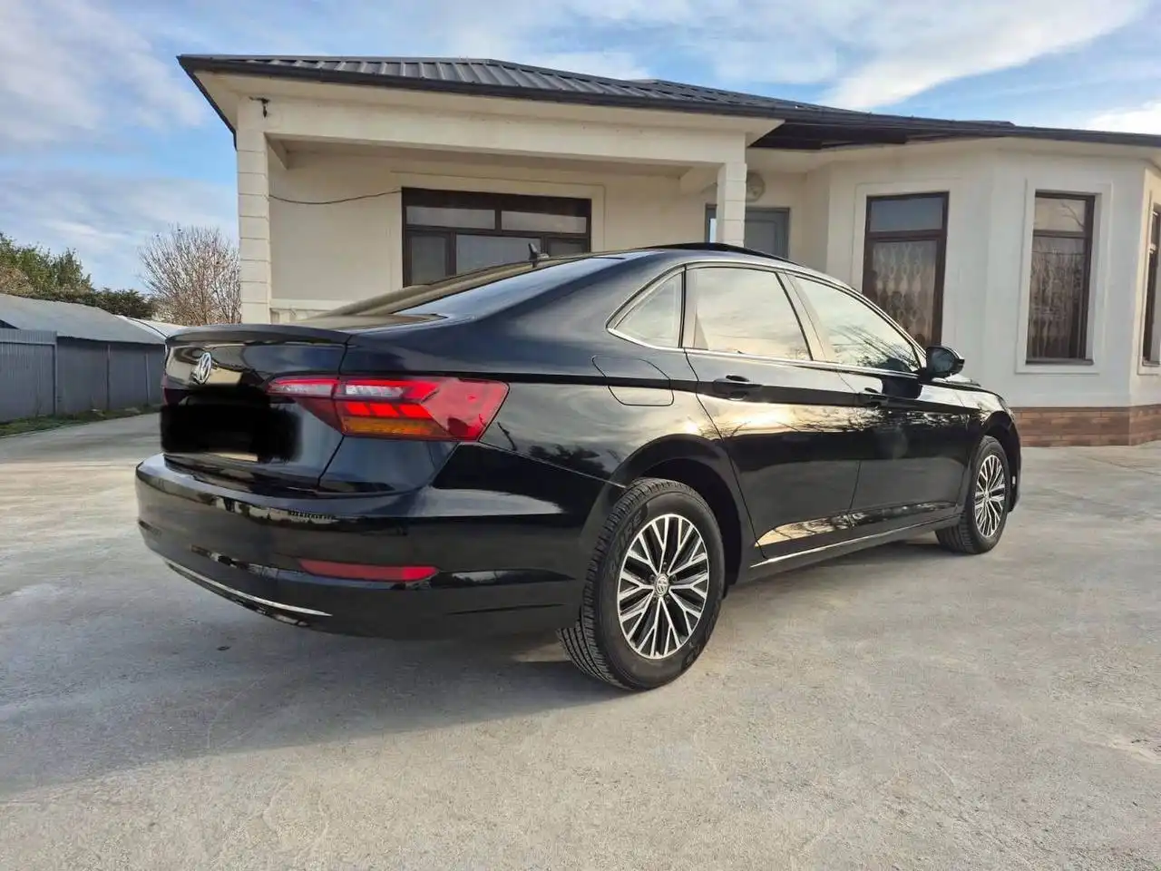 VOLKSWAGEN JETTA SE 2019 года выпуска - Легковые автомобили (Авто) в Неизвестно