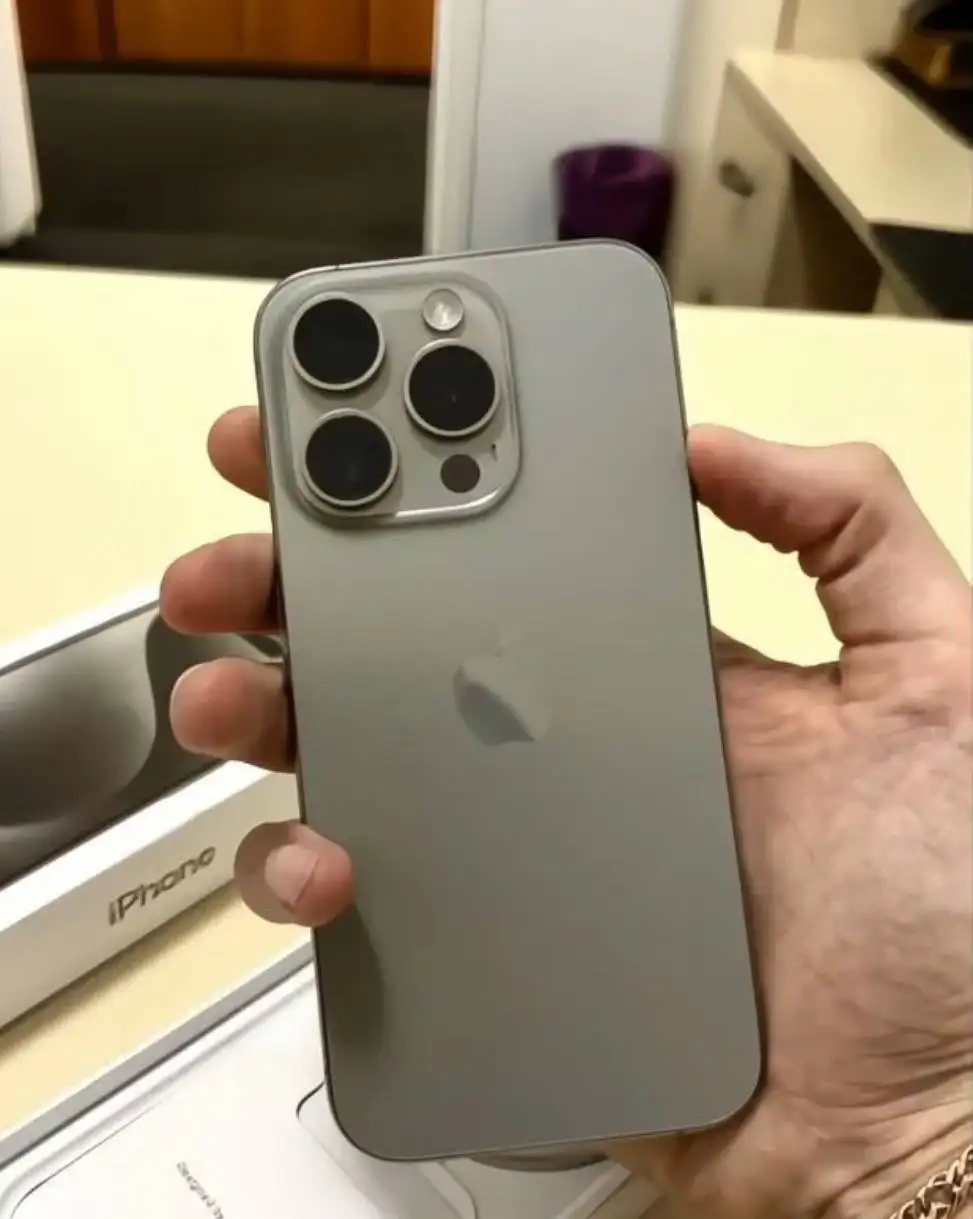 Продам iPhone 14 Pro и iPhone 15 Pro - Смартфоны (Электроника) в Волноваха