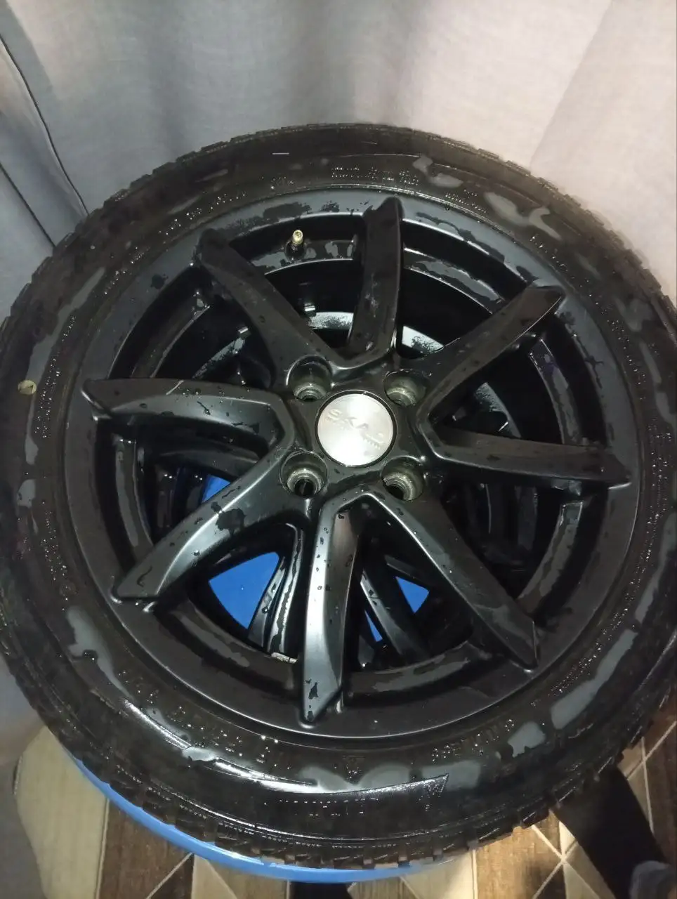 Продам колёса на ВАЗ R15 - Запчасти (Авто) в Волноваха