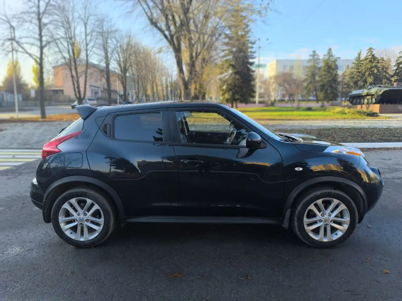 Продам Ниссан Жук 2012 года с максимальной комплектацией - Легковые автомобили (Авто) в Стаханов