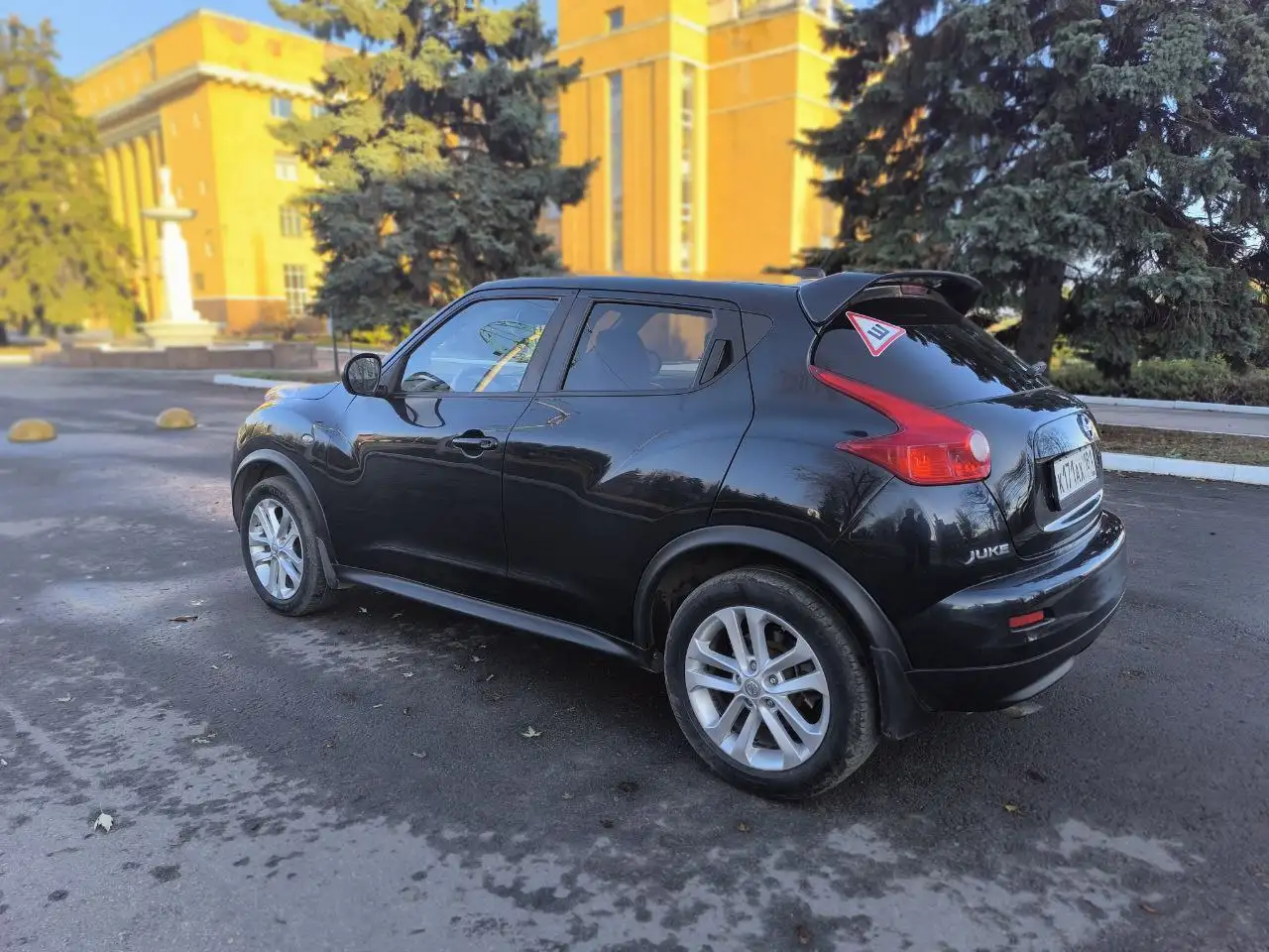 Продам Ниссан Жук 2012 года с максимальной комплектацией - Легковые автомобили (Авто) в Стаханов