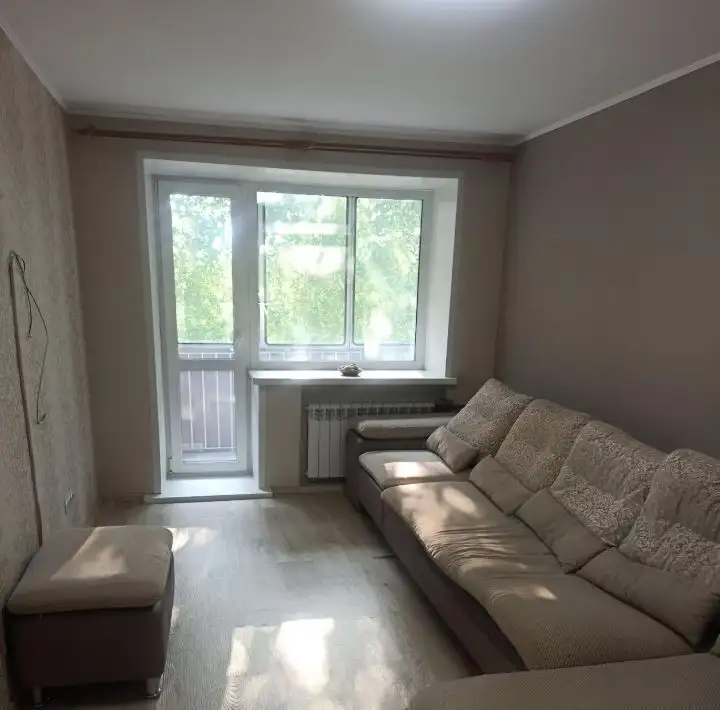 Сдается 2-х комнатная квартира в Калининском районе - Аренда квартир (Недвижимость) в Волноваха