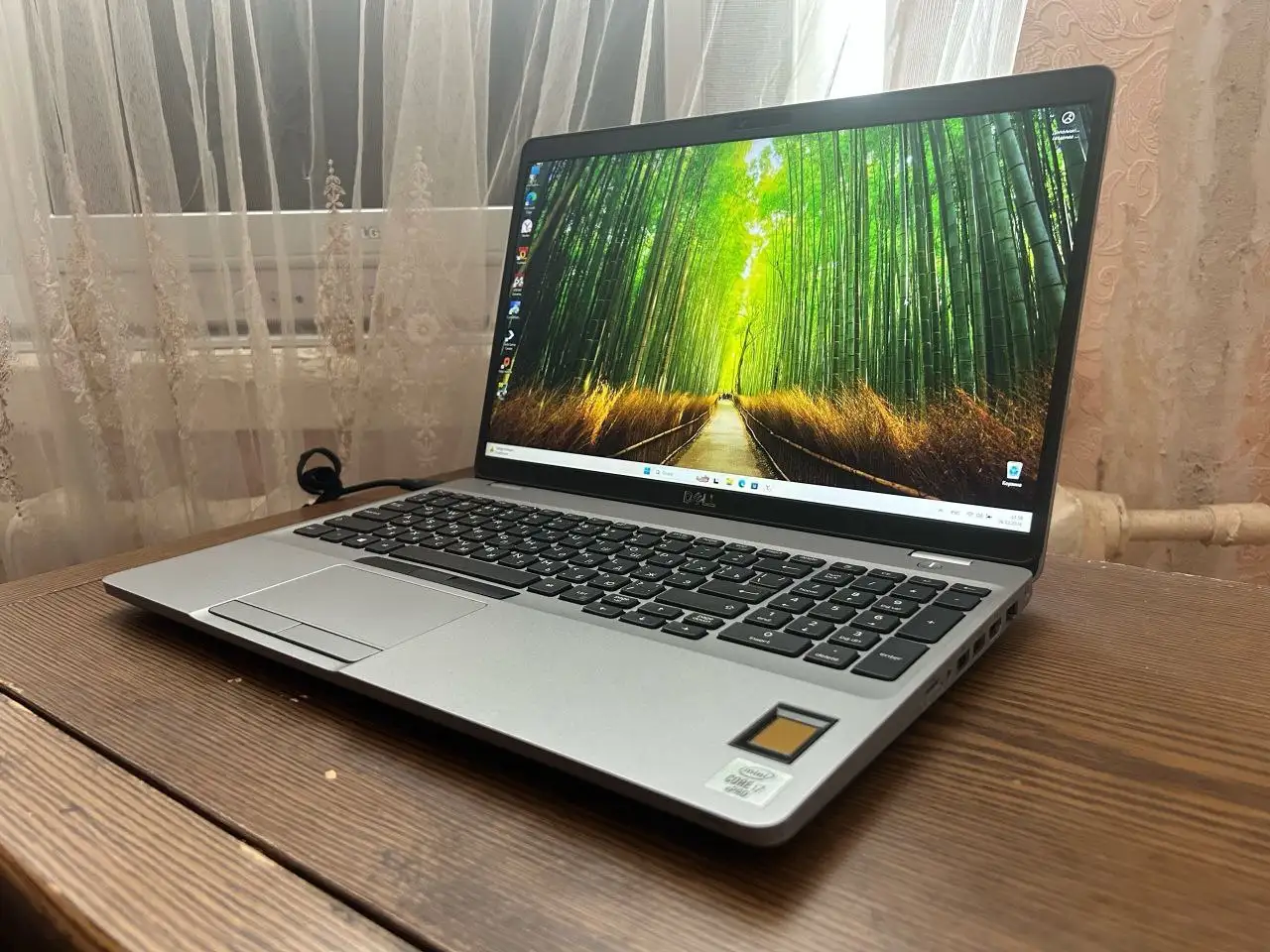 Продам ноутбук Dell Latitude 5511 - Ноутбуки (Электроника) в Енакиево