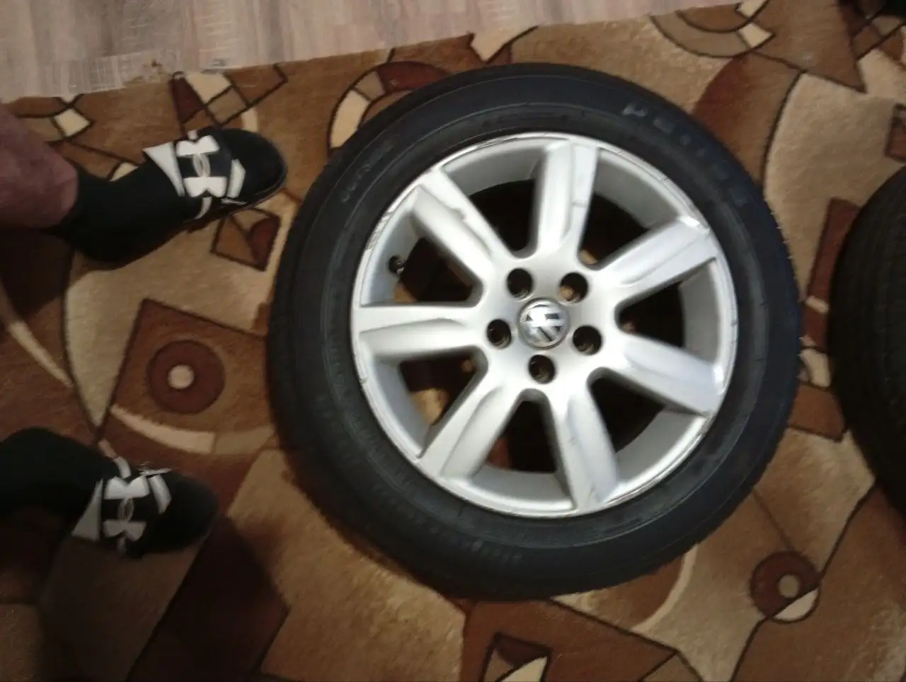 Продам диски с летними шинами WV POLO R15 - Шины и диски (Запчасти) в Мариуполь