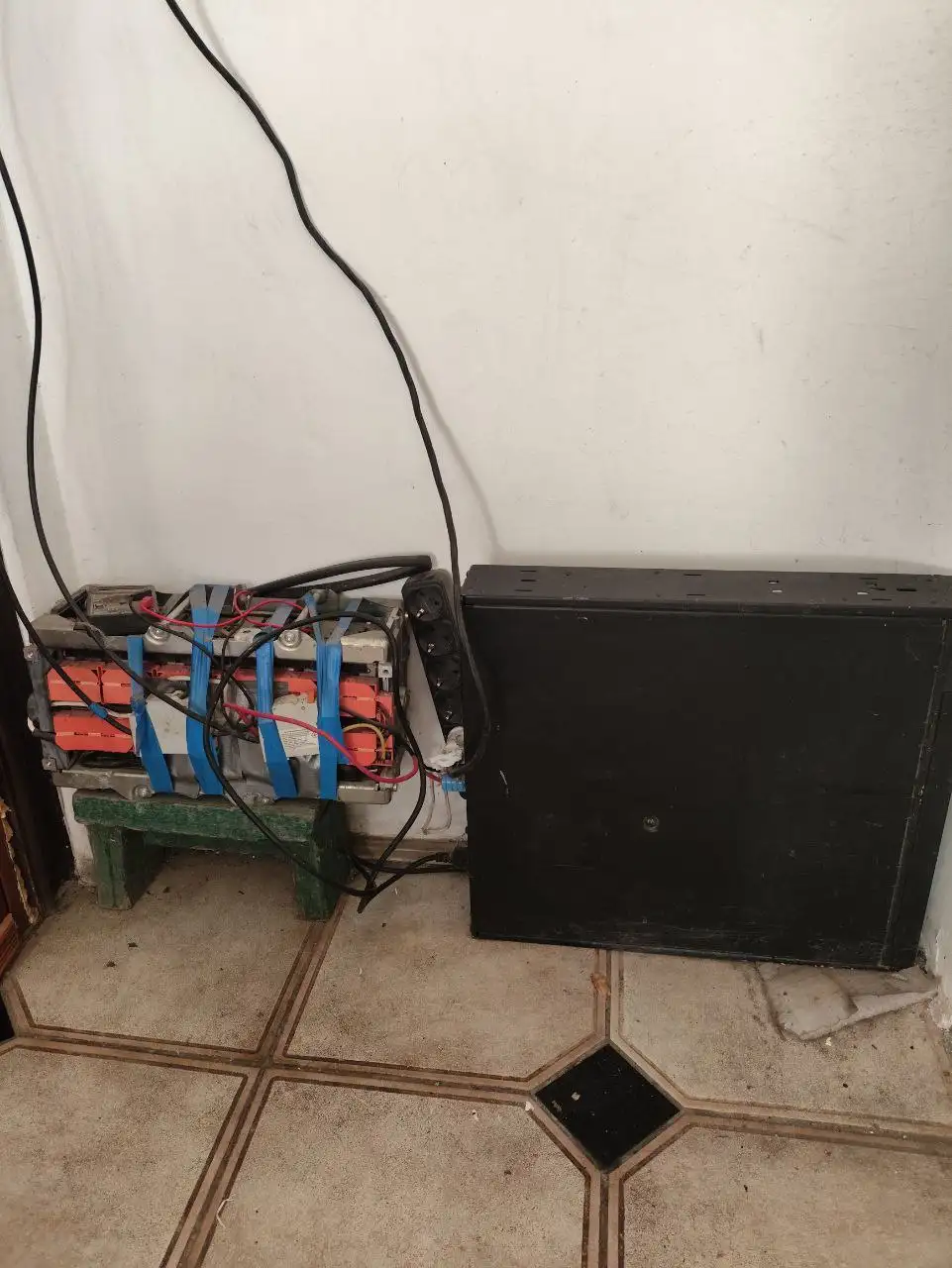 Продам солнечную систему с АКБ и блоком управления - Электрооборудование (Барахолка) в Волноваха