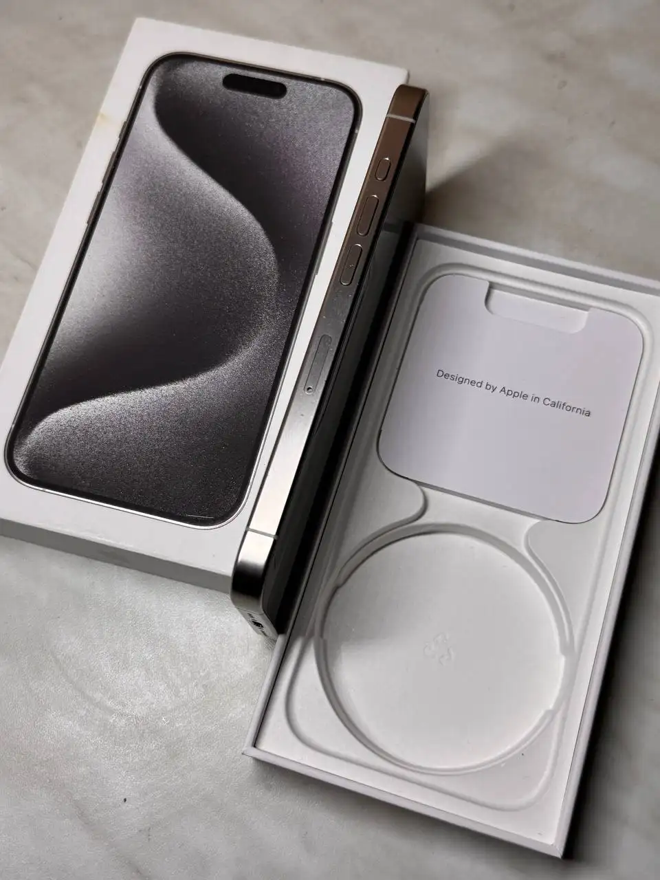 iPhone 15 Pro 256Gb - Телефоны и смартфоны (Электроника) в Донецк