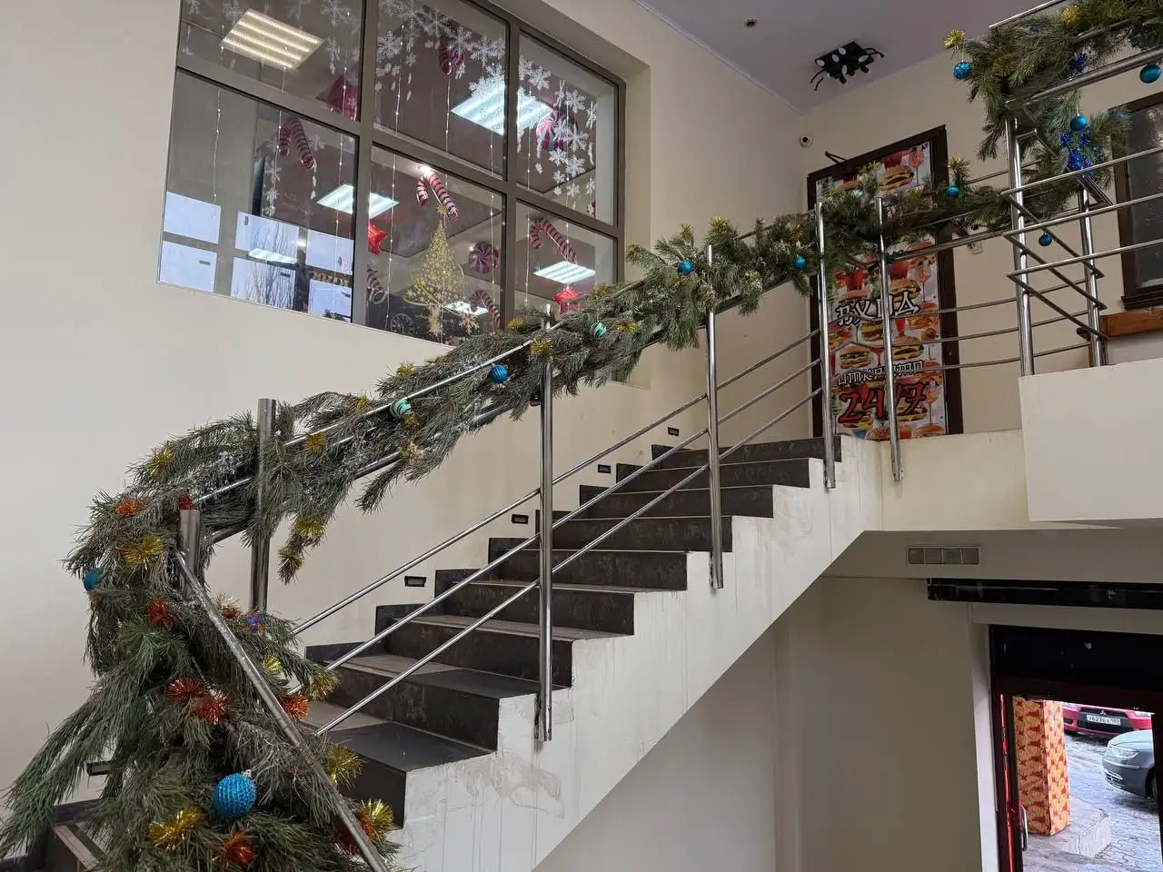 Аренда помещений в торговом комплексе в центре Мариуполя - Коммерческая недвижимость (Недвижимость) в Мариуполь