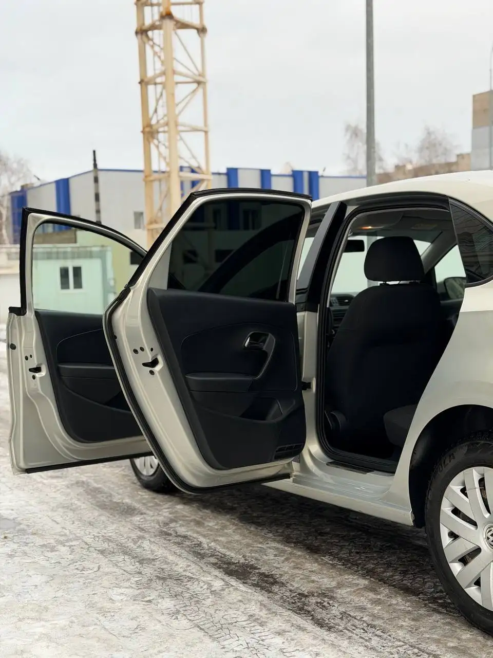 Volkswagen Polo 2012 года в отличном состоянии - Авто в Алчевск