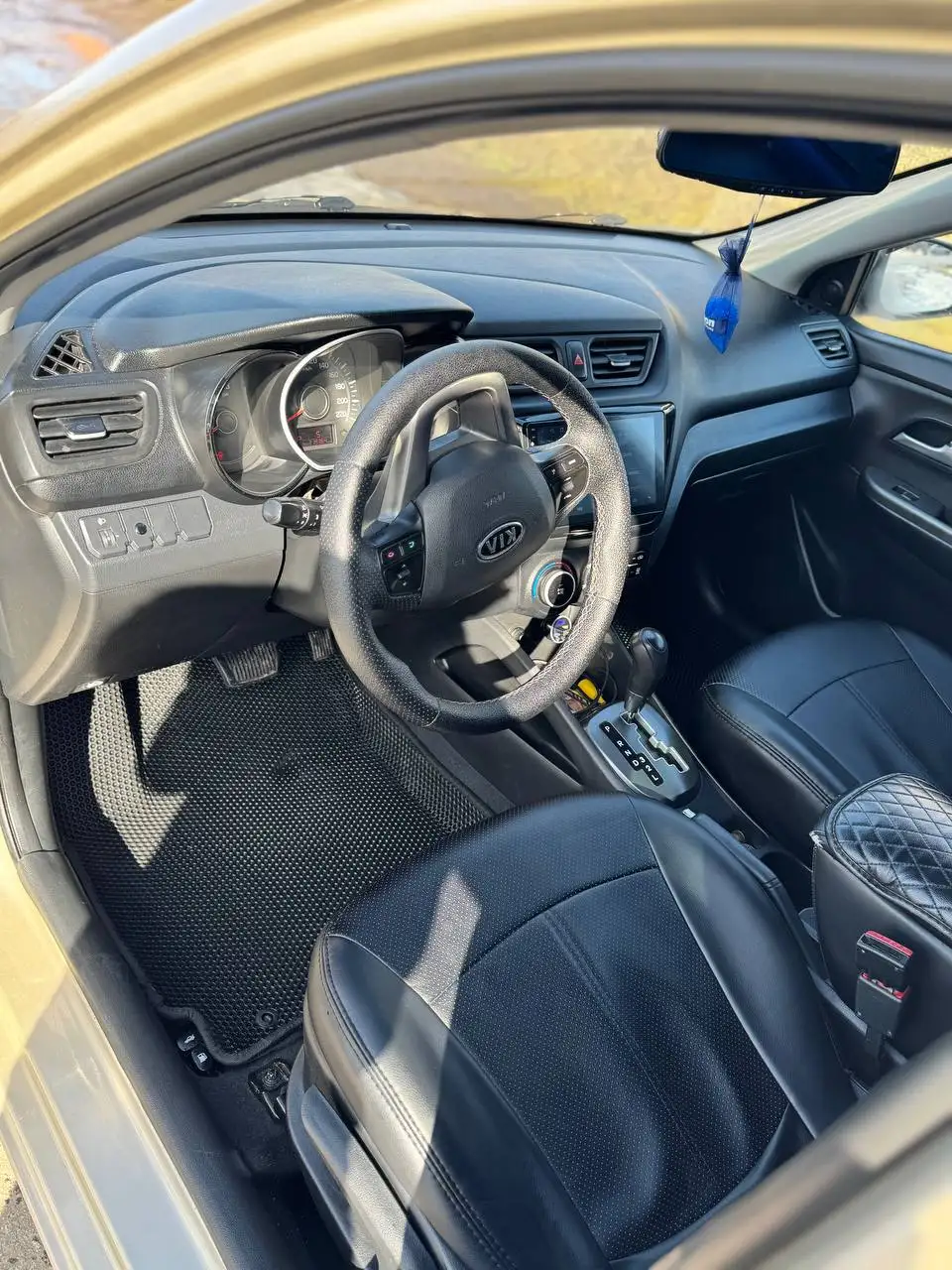 Продам Kia Rio III 2012 г.в. на автомате - Легковые автомобили (Авто) в Старобельск