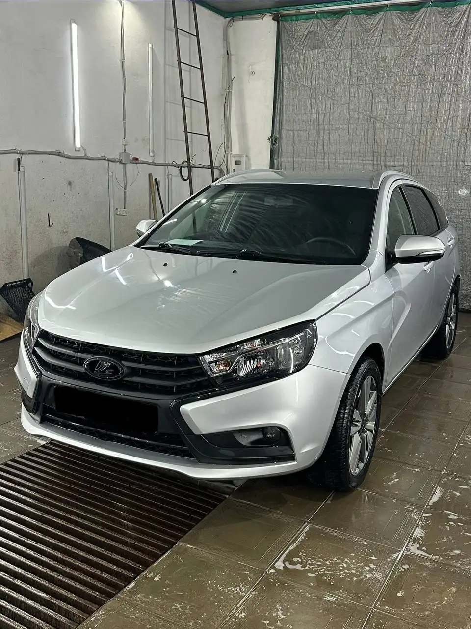 Продам Ладу Весту универсал 2019 года - Авто в Старобельск